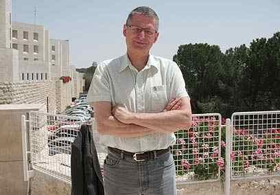 الدنمارك تُكرّم صاحب الرسوم المسيئة للنبي