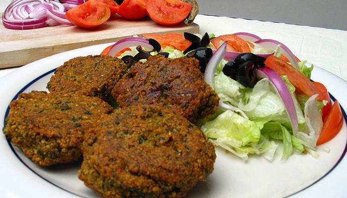 الجارديان البريطانية: أفضل فلافل في العالم تجدونها في مصر