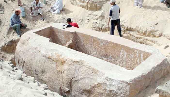 اكتشاف مقبرتين أثريتين من الأسرة الـ18 بالأقصر