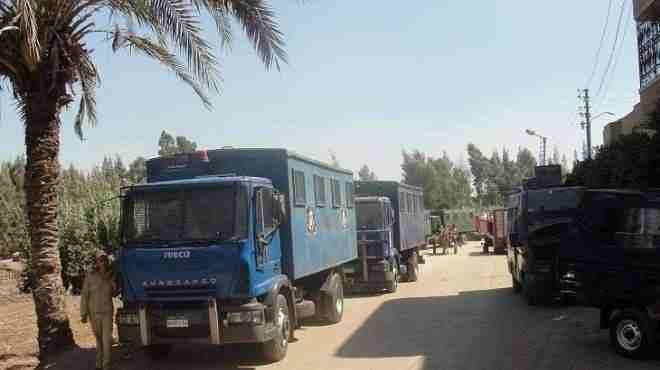 الانقلاب يخفي جرائمه وينقل جثث شهداء رابعة من مقبره جماعية