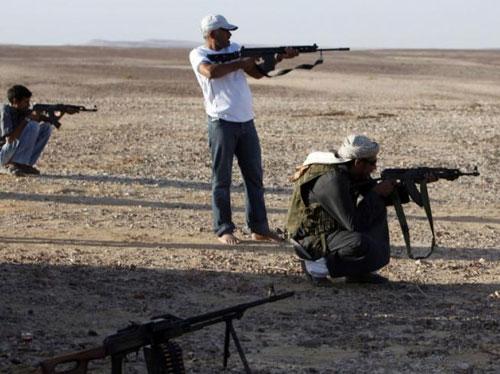 مراسلنا : 30 سيارة مسلحة تقتحم شوارع العريش