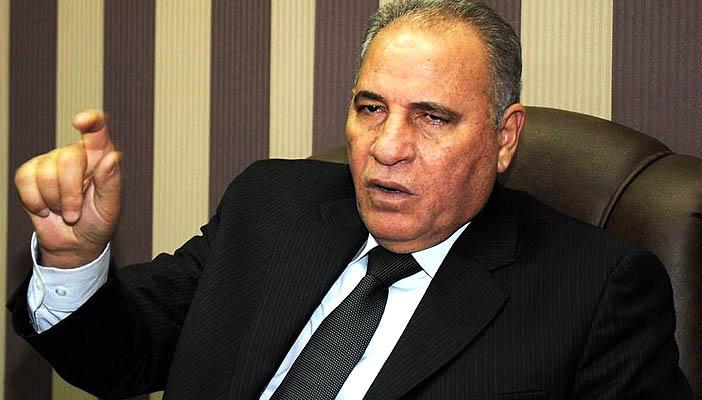 أحمد الزند يقاضي منتصر الزيات ويتهمه بسبه