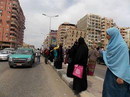 سلسلة بشرية لنساء ضد الانقلاب ببورسعيد