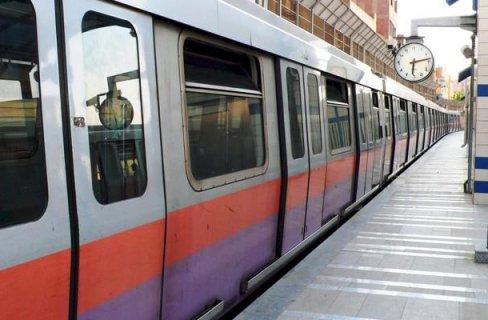 إنقاذ فتاة حاولت الانتحار تحت عجلات مترو “الشهداء”