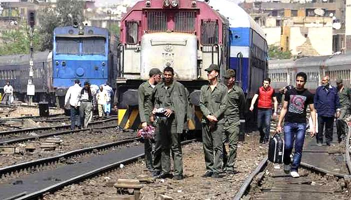 ماس كهربائي يُعطل قطار كفر الشيخ- الإسكندرية