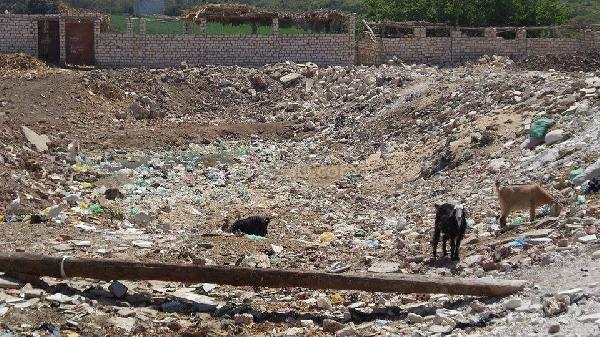 انعدام الخدمات بقرية أشمنت.. والحكومة خارج نطاق الخدمة