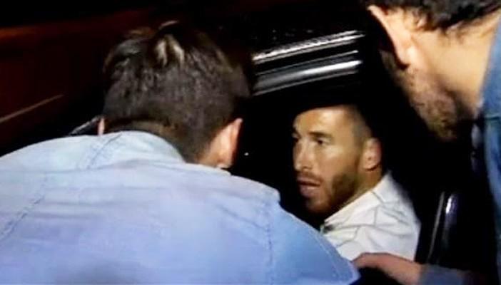 بالفيديو.. جماهير الريال تعتدي على اللاعبين بعد خسارة برشلونة