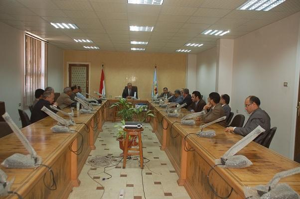 رئيس جامعة سوهاج ينفى تعيين معيدين بقسم الجراحة