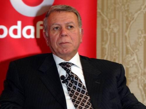 حبس حسن حمدي 15 يوما لاتهامه في وقائع فساد مالي بالأهرام