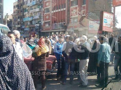 أهالي العاملين بـ”بريد طنطا” يقطعون طريق محطة القطار