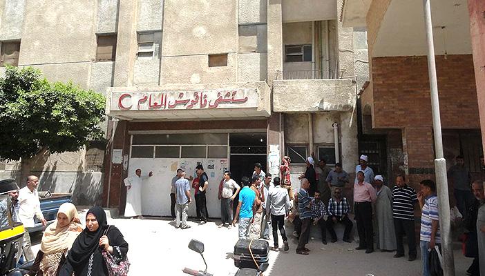 عمال نظافة مستشفى فاقوس العام يطالبون بالتثبيت