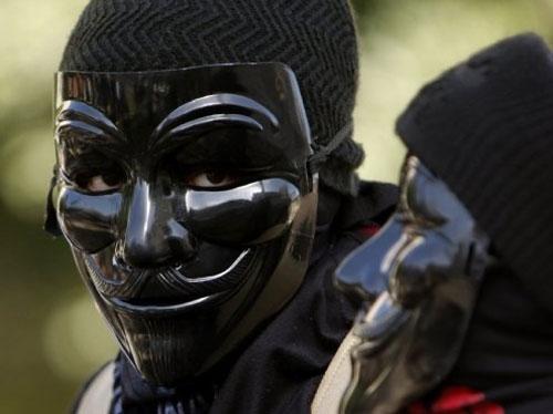 حبس اثنين من البلاك بلوك بتهمة حرق حزب الغد الثورة