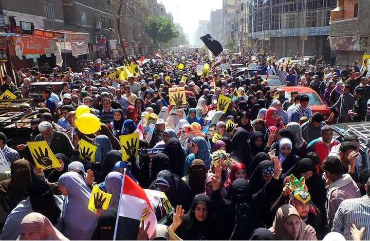 معاريف: أحكام الإعدام صدرت بموافقة السيسي