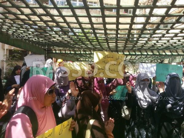 تظاهرة لطالبات عين شمس رفضا لاعتقال الفتيات