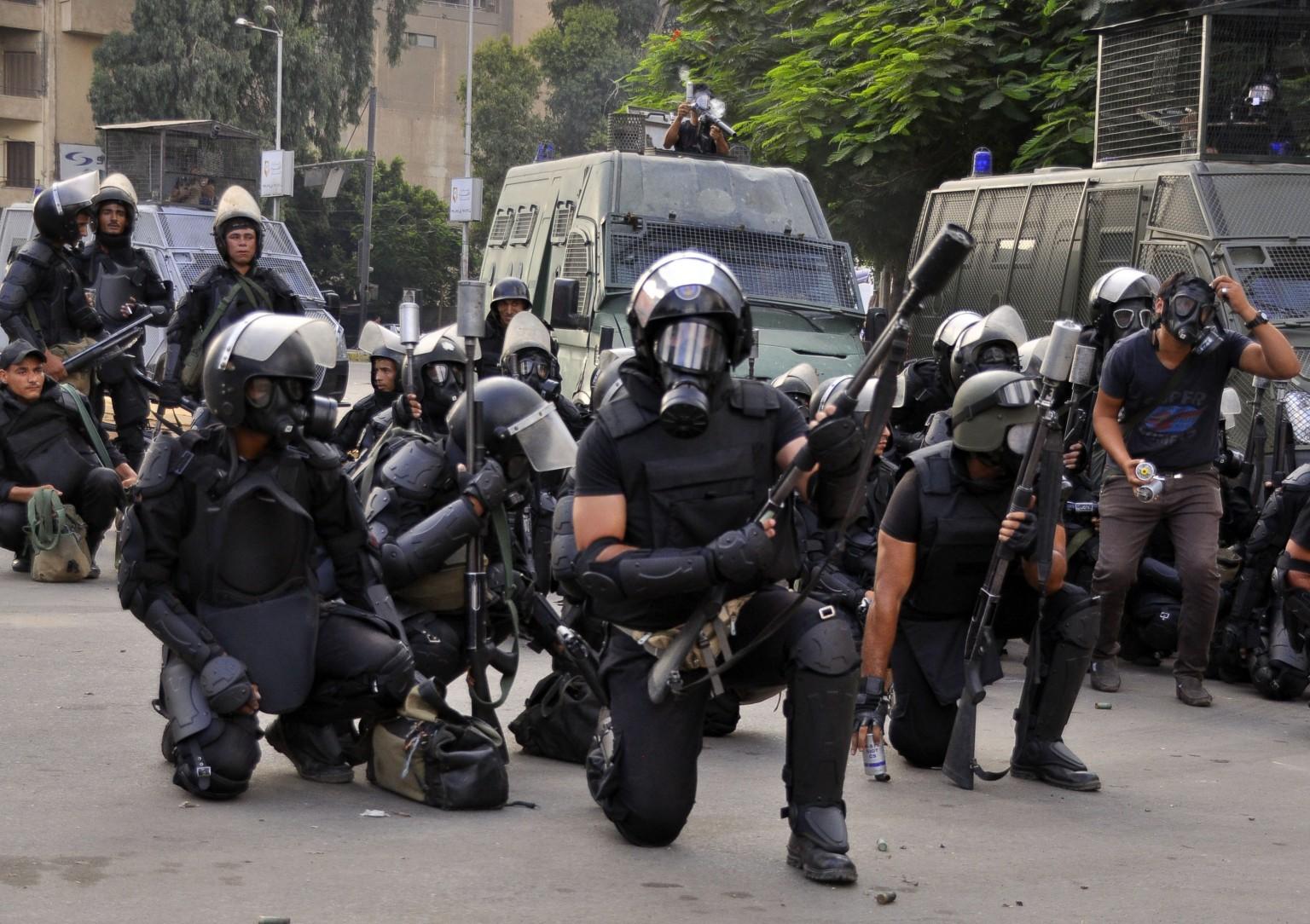 لوفيجارو للشرطة المصرية: تاريخكم في التعذيب والإخفاء القسري يثير الشك