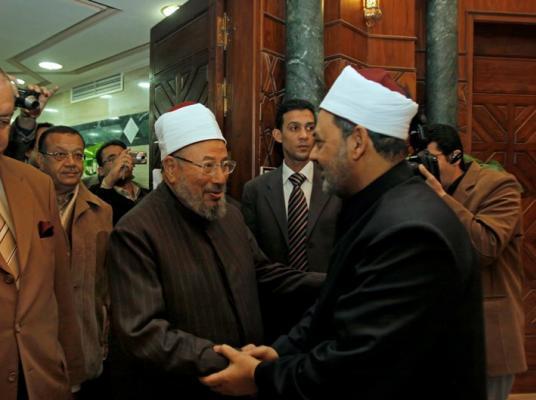 شيخ الأزهر يستقبل القرضاوي للتباحث بقضايا الامة