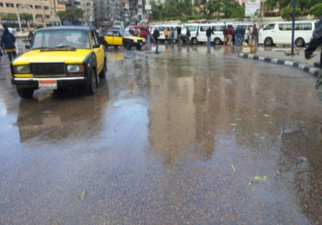 هطول أمطار على الإسكندرية و”الميناء” توقف حركة السفن والبواخر