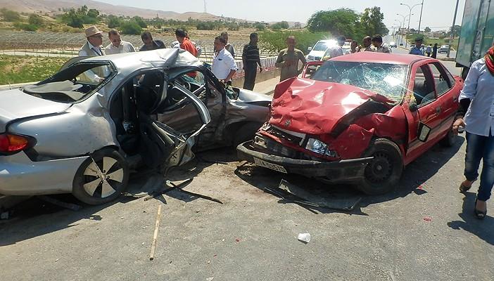 مصرع 3 طلاب في تصادم سيارتين بالبحيرة