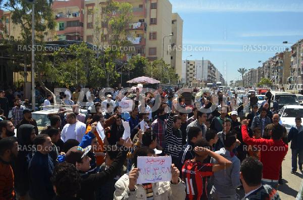 التصدي لبلطجية تعدوا على مسيرة رافضة للانقلاب ببورسعيد