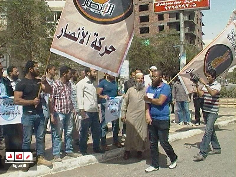 المنيا : العشرات يتظاهرون للتنديد باقتحام المساجد