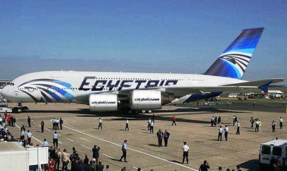 وصول طائرة مصر للطيران إلى مطار لارنكا لنقل ركاب الرحلة المختطفة