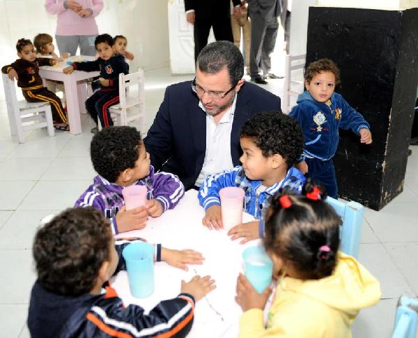 قنديل يزور دار أيتام ببنها بعد فيديو لأطفال الشوارع