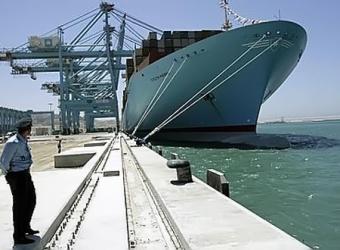 عودة النشاط لميناء الإسكندرية بعد تحسن الأحوال الجوية