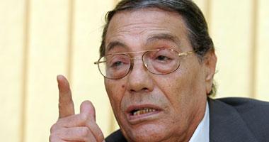 عيسى: على النقابة توقيع بروتكول مع كل الصحف لتوزيع السترات