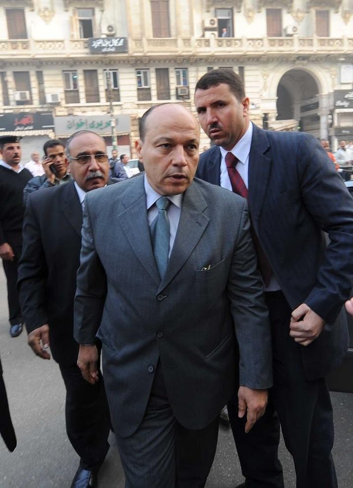 6إبريل تنصب الخيام أمام دار القضاء لمنع دخول النائب العام