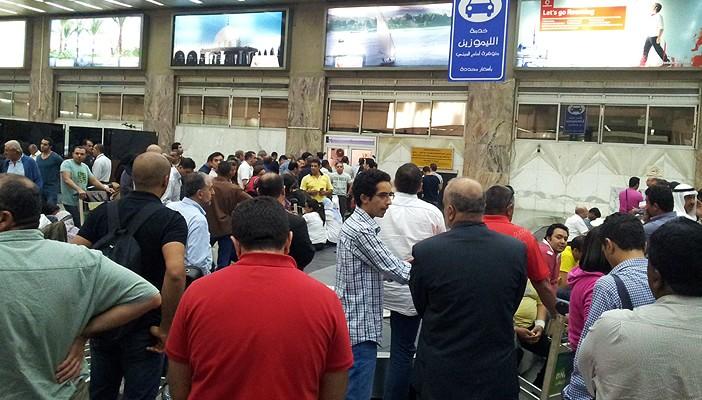 29 مصريًا يصلون مطار القاهرة بعد مخالفتهم شروط الإقامة بالسعودية