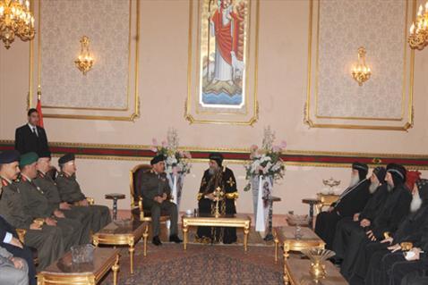 “صبجي” يعزي “تواضروس” في أول ظهور له كوزير للدفاع