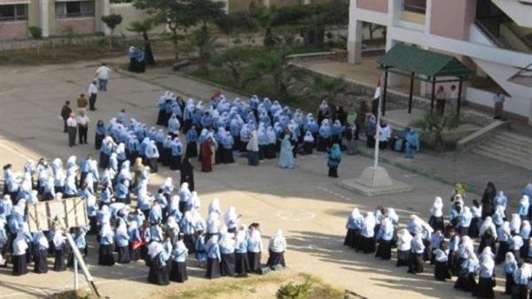 إضراب طلاب مدرسة ثانوية بأسيوط عن الدراسة