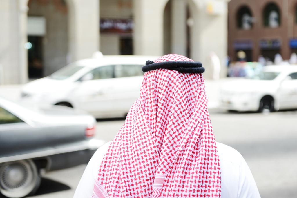 أكاديمي سعودي: بعض شباب المملكة “ألحد” وآخرون ذهبوا للعيش في “إسرائيل”