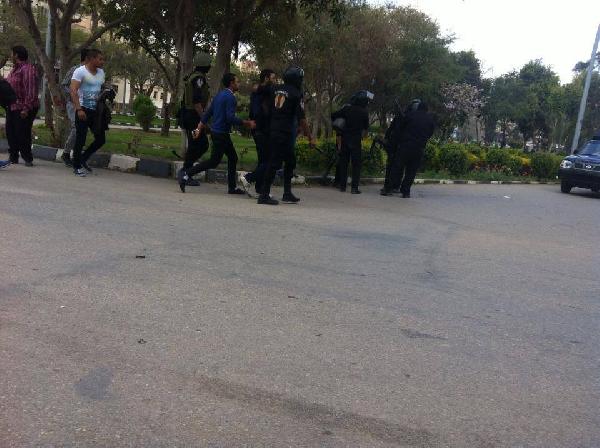 حملة اعتقالات عشوائية داخل حرم جامعة المنصورة