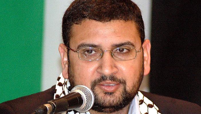 حماس: “عباس” رئيس مؤقت.. وشرعيته الدستورية انتهت