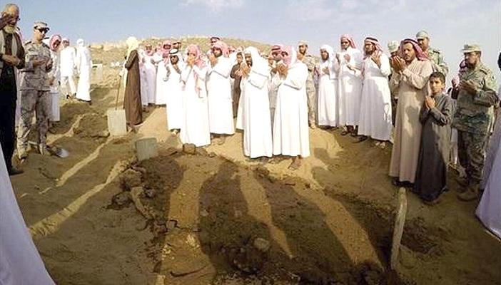 جنازة حاشدة لأول سعودي يقتل بحرب اليمن