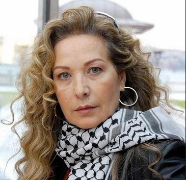 التحقيق في بلاغ ضد رغدة بتهمه ازدراء الدين الإسلامي