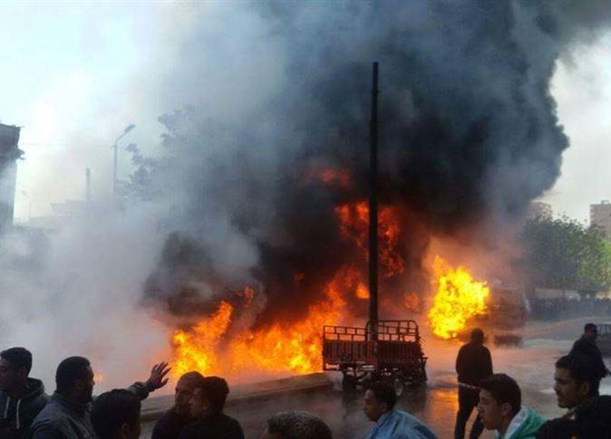 بالفيديو.. إصابة 10 أشخاص في حريق سيارة محملة بالوقود بالإسكندرية