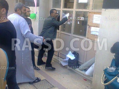 دكتورجامعي يعتدى على طالبة بالضرب..وزملائها يتوعدون بالتصعيد