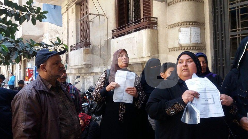 بالصور..محافظ بورسعيد يرفض تسليم الشقق لمستحقيها والأهالي: نبيع ولادنا