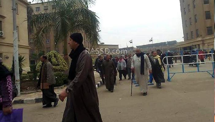 تجمهر عمال “غزل الغربية” للمطالبة بحل النقابة