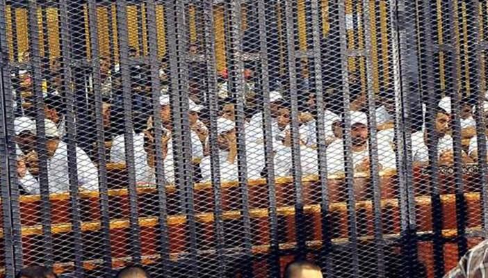 الدفاع يتهم الضباط بتغيير أقوالهم في مذبحة بورسعيد