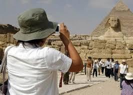 خبير سياحي لـ”رصد”: مصر تفقد مواسم مهمة بسبب قرارات الحظر