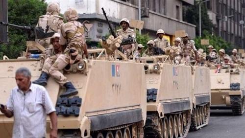 فيديو..لحظة انتشار الجيش بأسوان بعد مجزرة النوبة