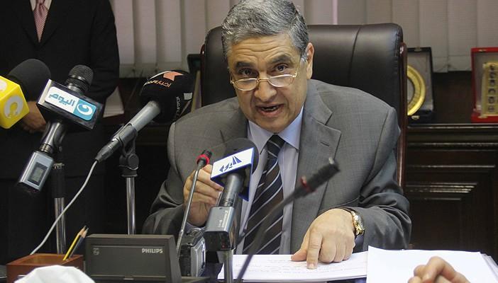 وزير الكهرباء يتراجع عن تصريحاته بعد اجتماع “توبيخي” مع السيسي