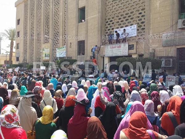 “طلاب القاهرة” في فعالية حاشدة متحدين حصار “أمن الانقلاب”