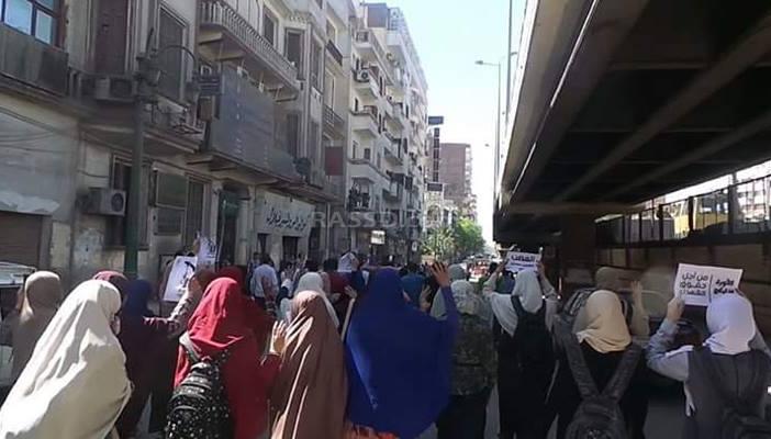 تظاهرات لمعارضي الحكم العسكري في محافظات مصر