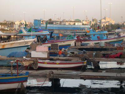 “مراكب الصيد” ببورسعيد يحتاجون ضد  رسوم الانتشال