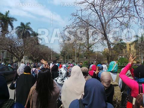 مسيرة مناهضة للانقلاب بجامعة عين شمس ردًا على اعتداء الأمن