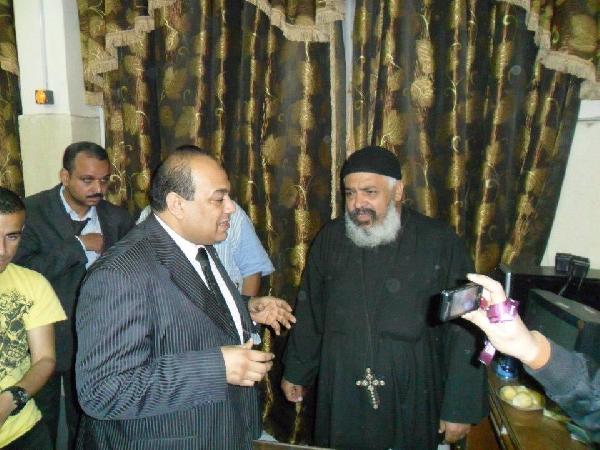 كاهن كنيسة الخصوص لوفد المحامين: يا هلا بالقساوسة